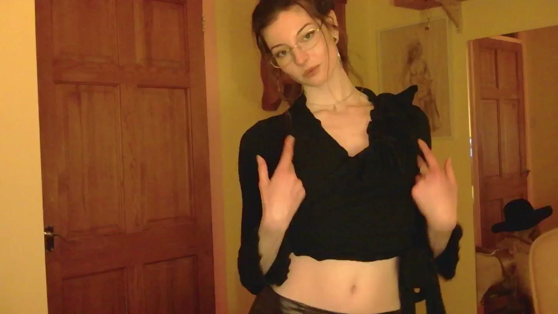 Gallery image thumbnail from sylksiren's myfreecams stream on, 02/16/2025, 22:44 image 5 of 20