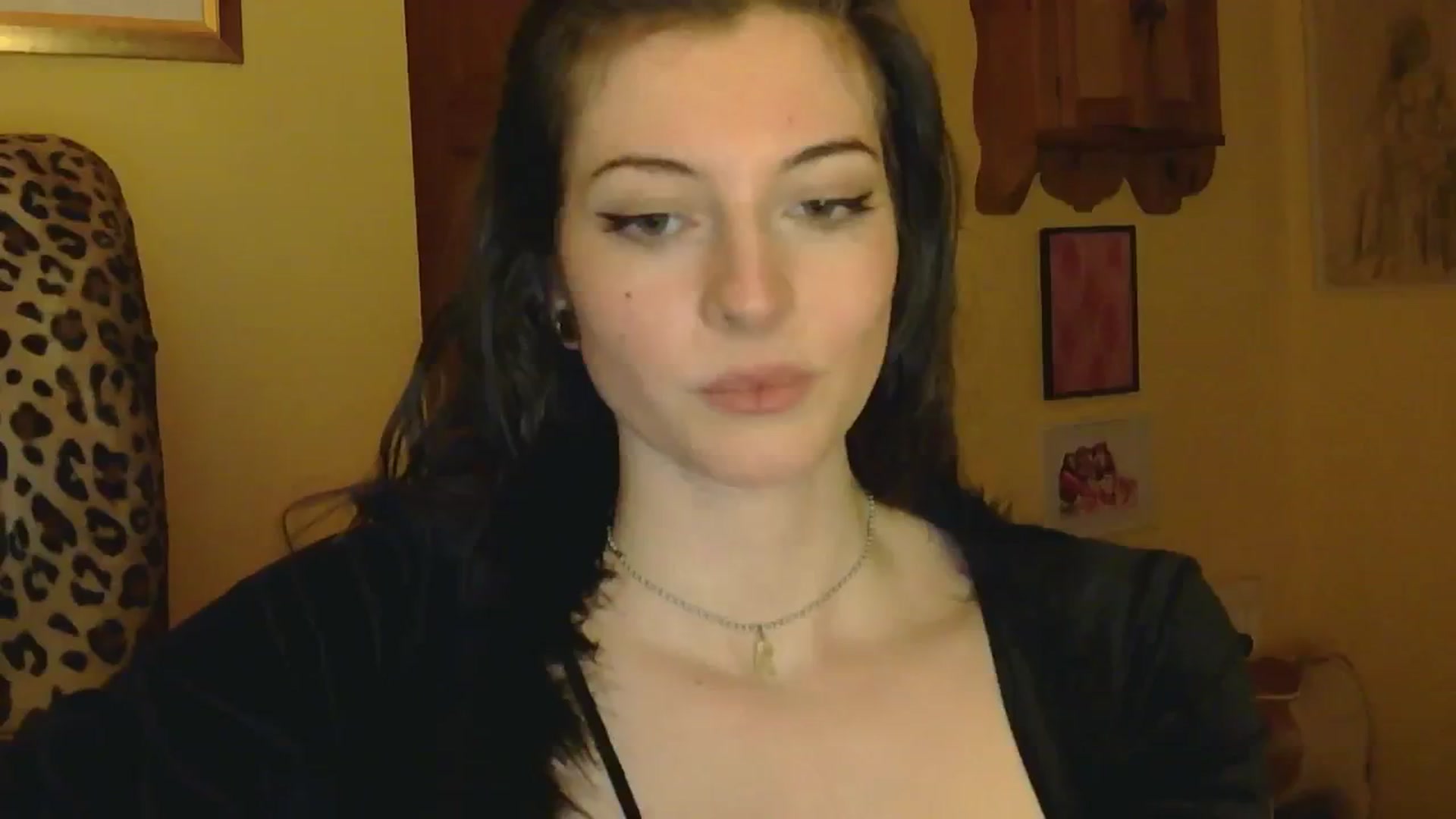 Gallery image thumbnail from sylksiren's myfreecams stream on, 02/24/2025, 17:57 image 14 of 20
