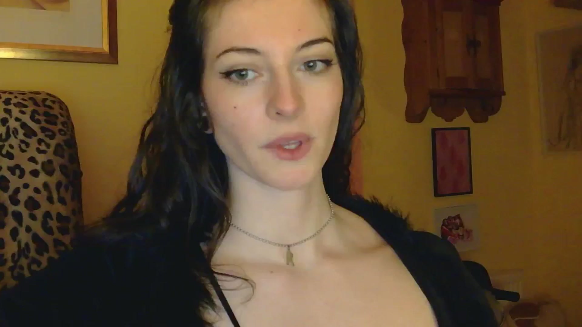 Gallery image thumbnail from sylksiren's myfreecams stream on, 02/24/2025, 17:57 image 10 of 20
