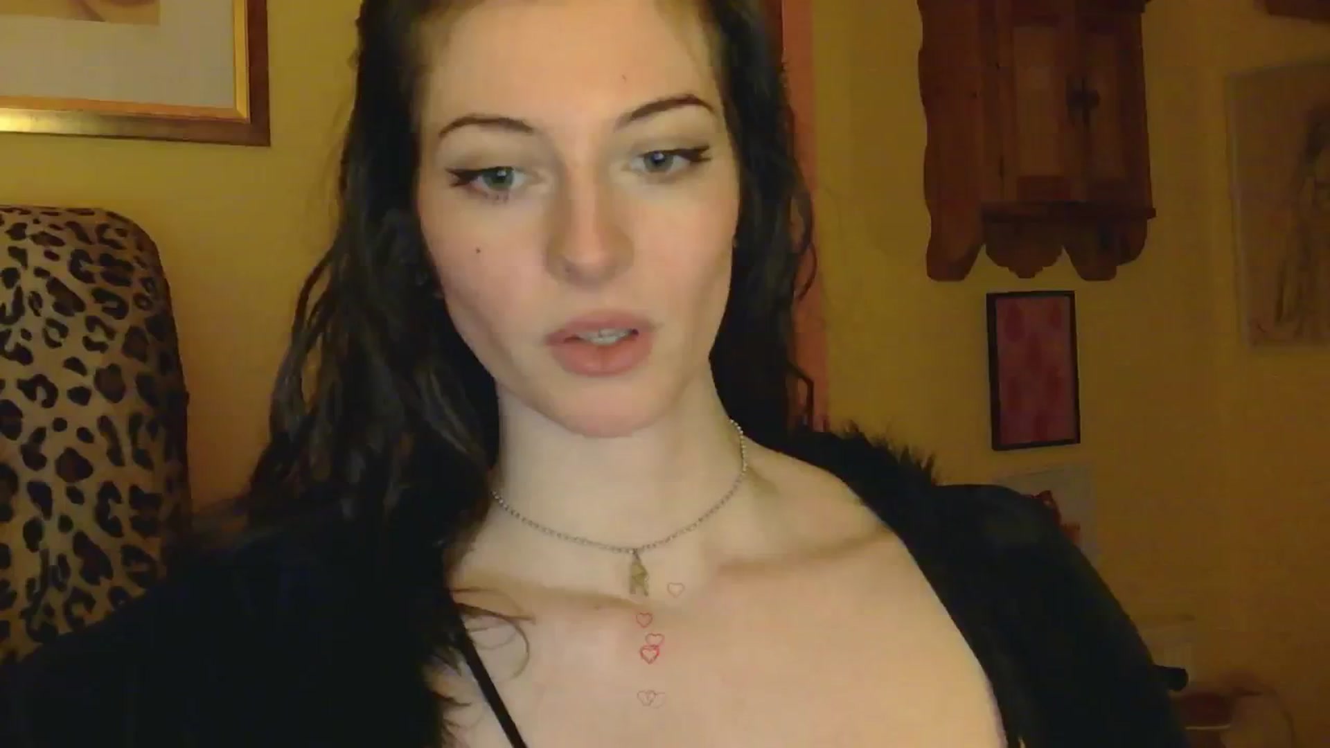 Gallery image thumbnail from sylksiren's myfreecams stream on, 02/24/2025, 17:57 image 9 of 20