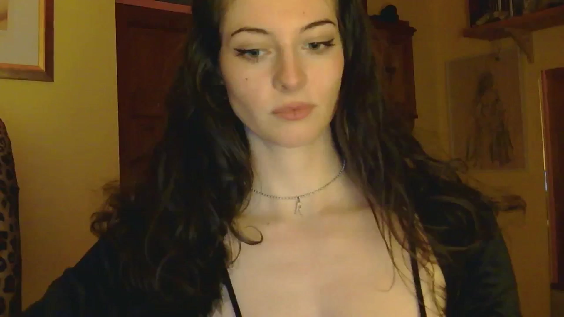 Gallery image thumbnail from sylksiren's myfreecams stream on, 02/24/2025, 17:57 image 2 of 20