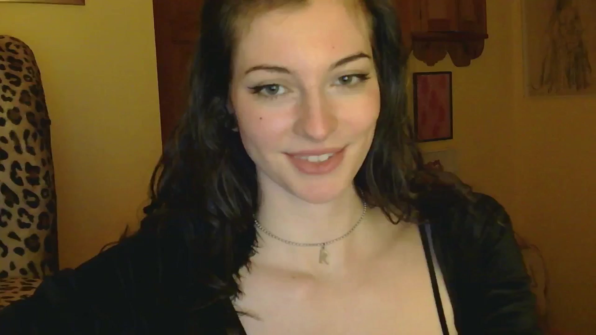 Gallery image thumbnail from sylksiren's myfreecams stream on, 02/24/2025, 17:57 image 18 of 20
