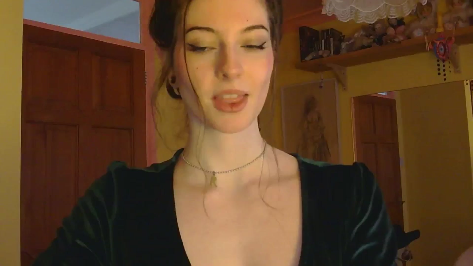 Gallery image thumbnail from sylksiren's myfreecams stream on, 02/26/2025, 15:45 image 18 of 20