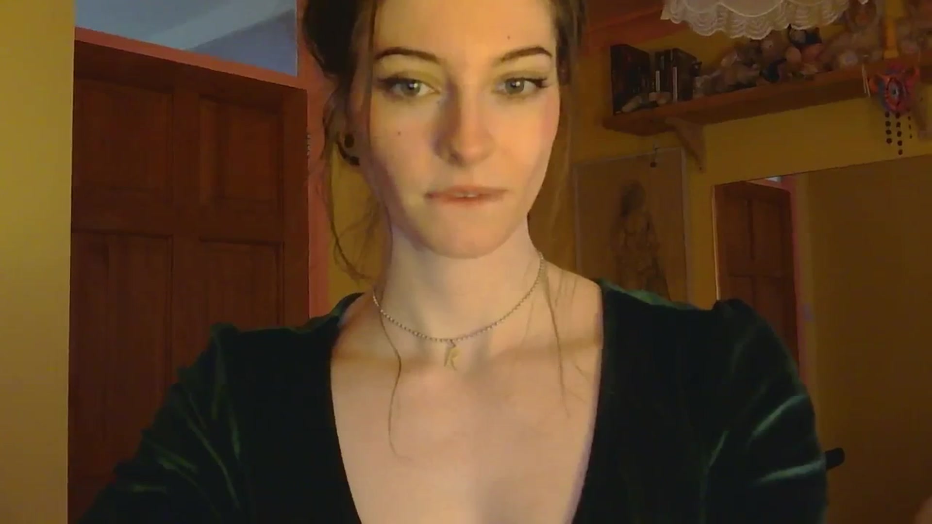 Gallery image thumbnail from sylksiren's myfreecams stream on, 02/26/2025, 16:22 image 11 of 20