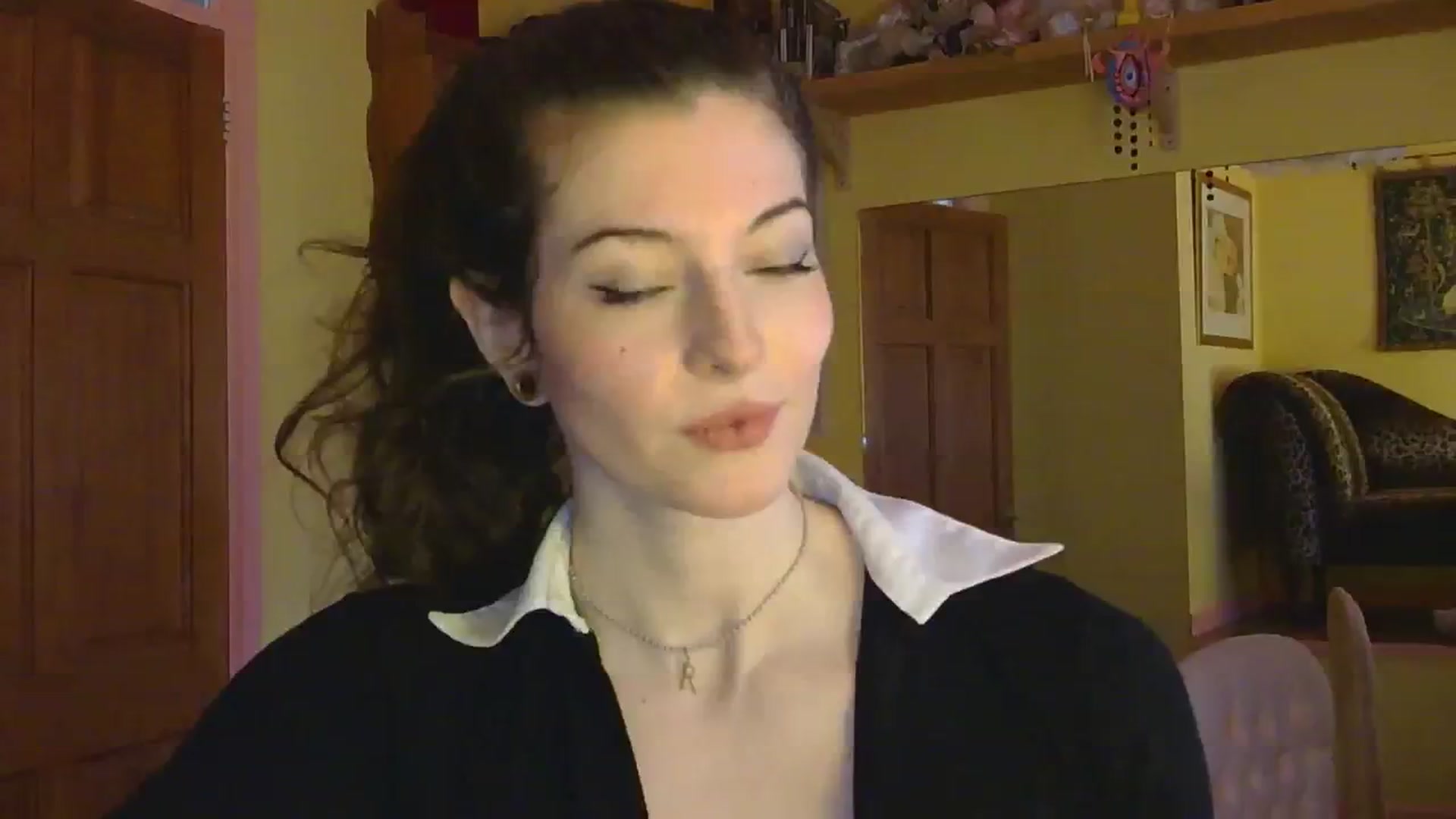 Gallery image thumbnail from sylksiren's myfreecams stream on, 02/27/2025, 12:15 image 18 of 20
