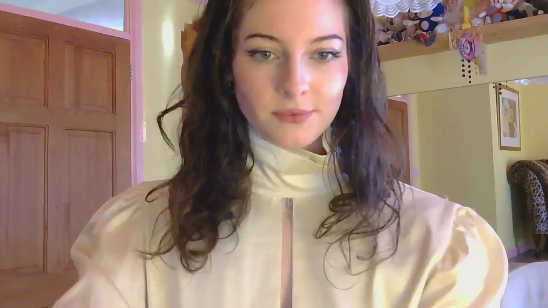 Gallery image thumbnail from sylksiren's myfreecams stream on, 02/28/2025, 13:58 image 14 of 20