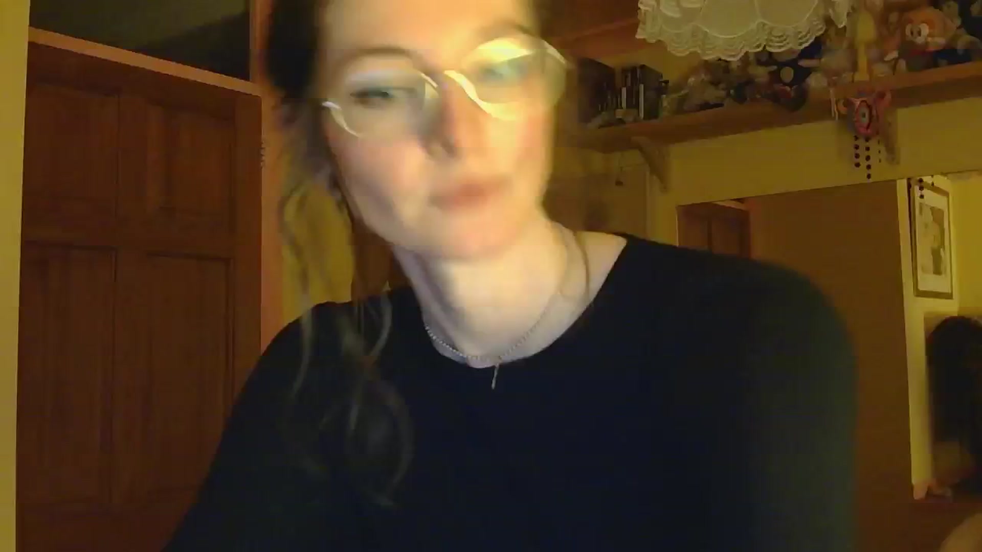 Gallery image thumbnail from sylksiren's myfreecams stream on, 03/04/2025, 24:25 image 2 of 20
