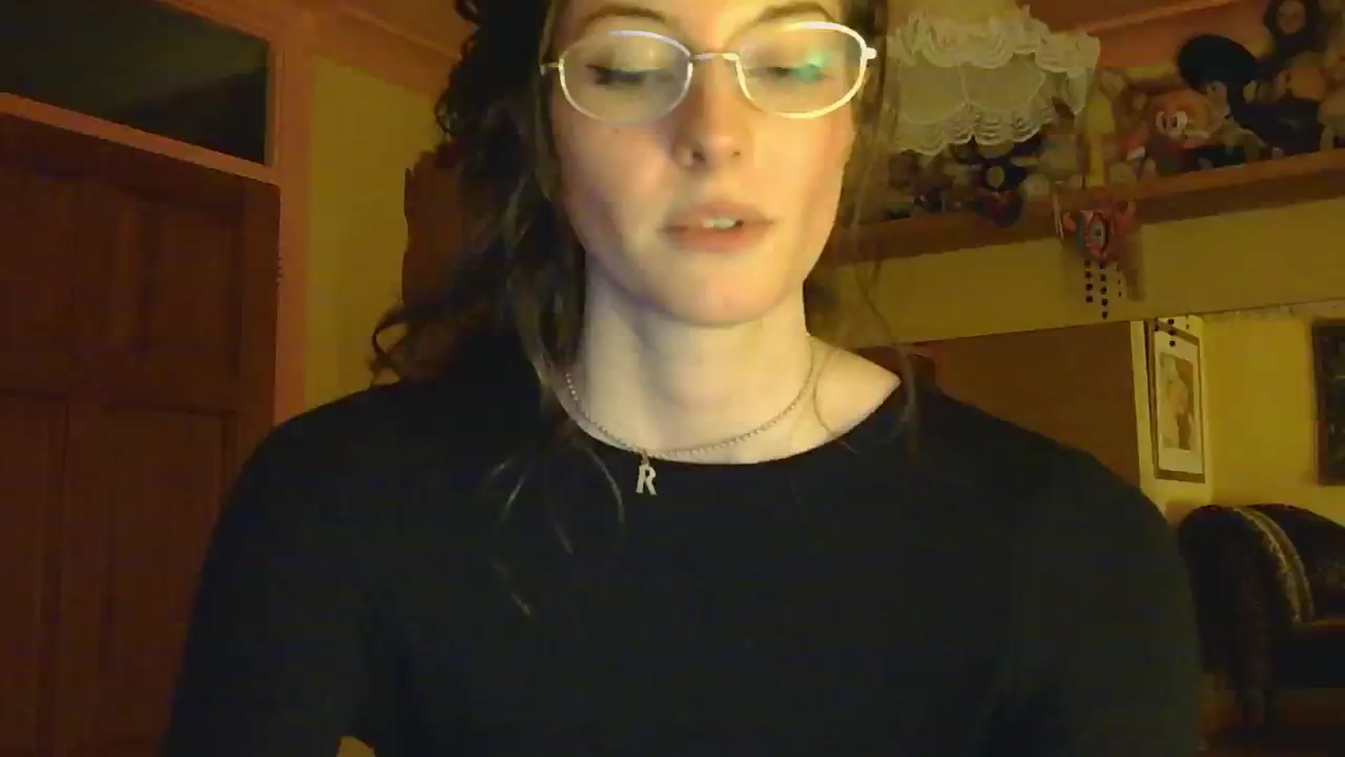 Gallery image thumbnail from sylksiren's myfreecams stream on, 03/04/2025, 24:25 image 3 of 20
