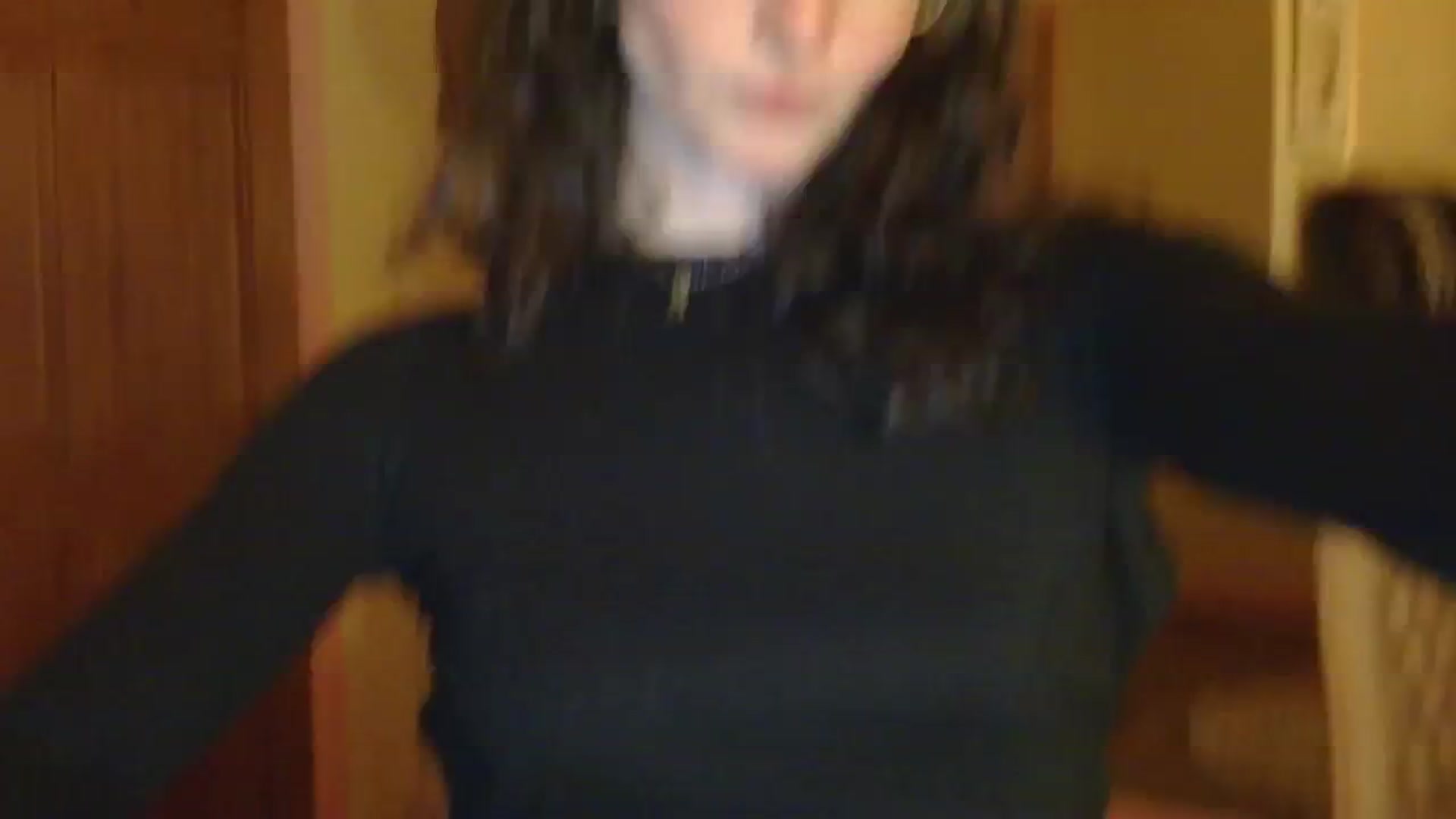 Gallery image thumbnail from sylksiren's myfreecams stream on, 03/04/2025, 24:25 image 10 of 20