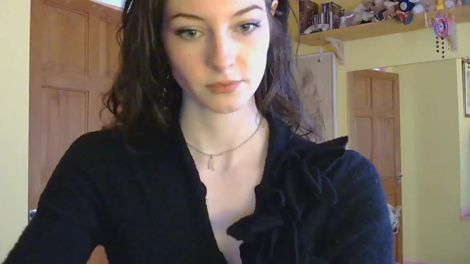 Gallery image thumbnail from sylksiren's myfreecams stream on, 03/04/2025, 13:32 image 18 of 20