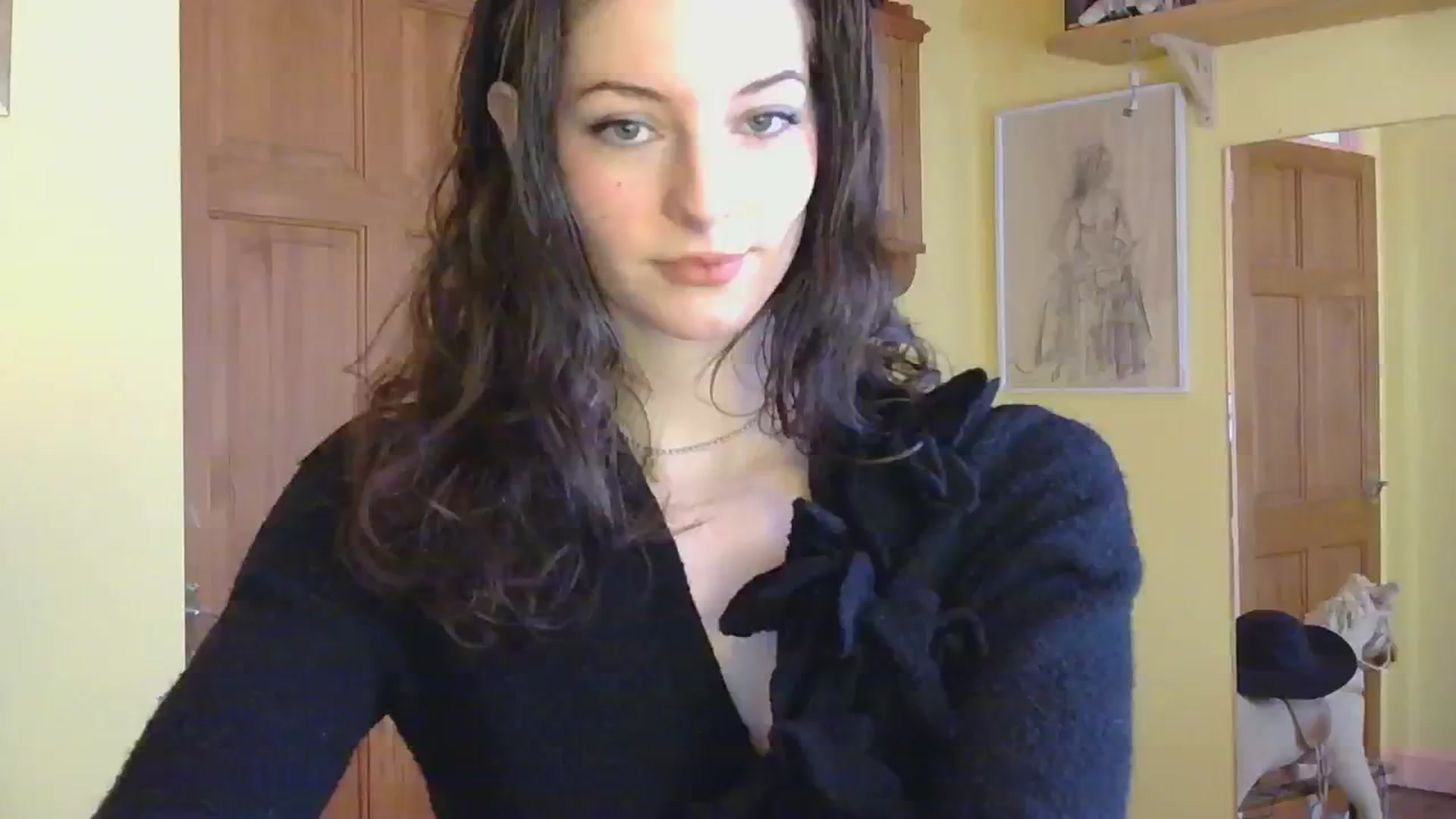 Gallery image thumbnail from sylksiren's myfreecams stream on, 03/04/2025, 13:32 image 1 of 20