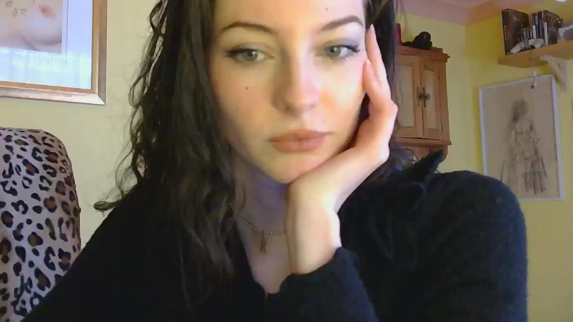 Gallery image thumbnail from sylksiren's myfreecams stream on, 03/04/2025, 13:32 image 7 of 20