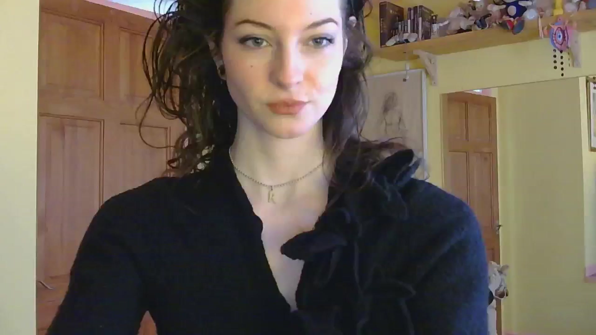 Gallery image thumbnail from sylksiren's myfreecams stream on, 03/04/2025, 13:32 image 10 of 20