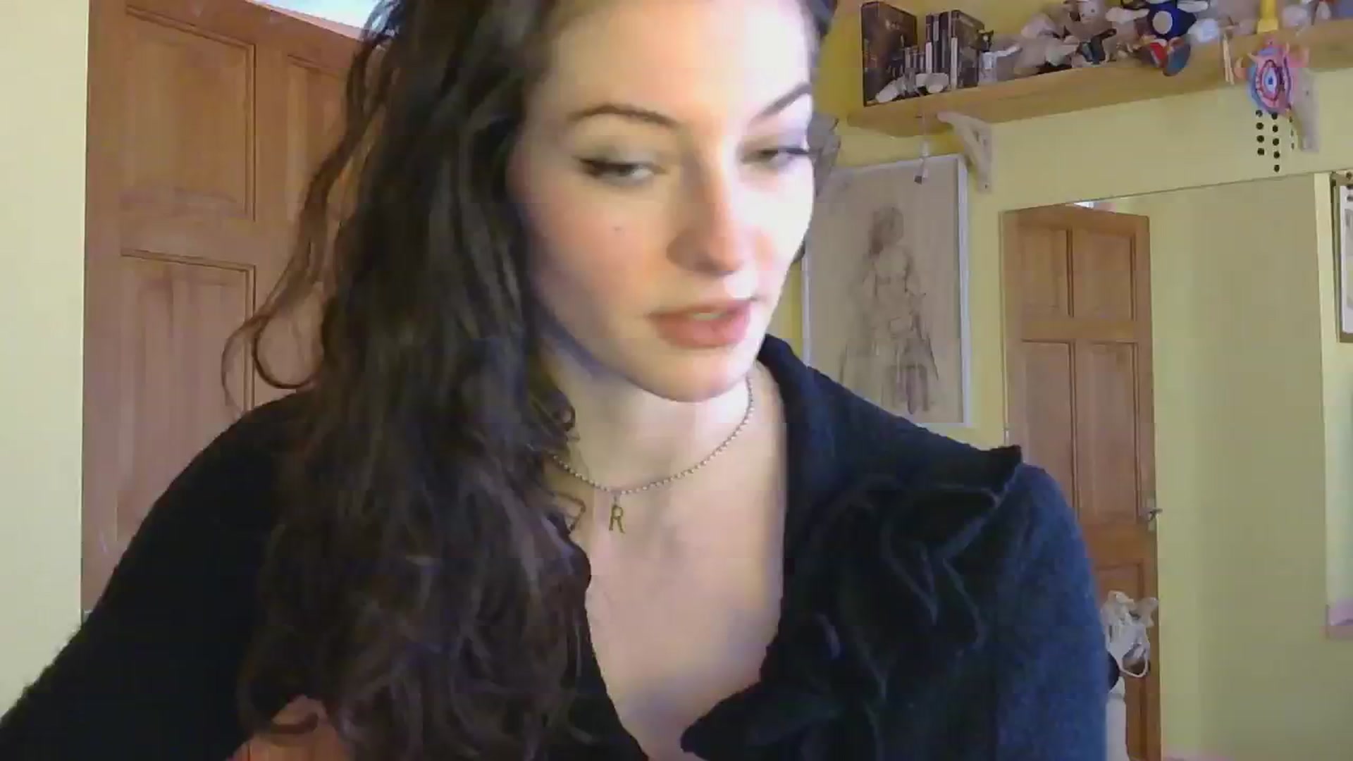 Gallery image thumbnail from sylksiren's myfreecams stream on, 03/04/2025, 13:32 image 12 of 20