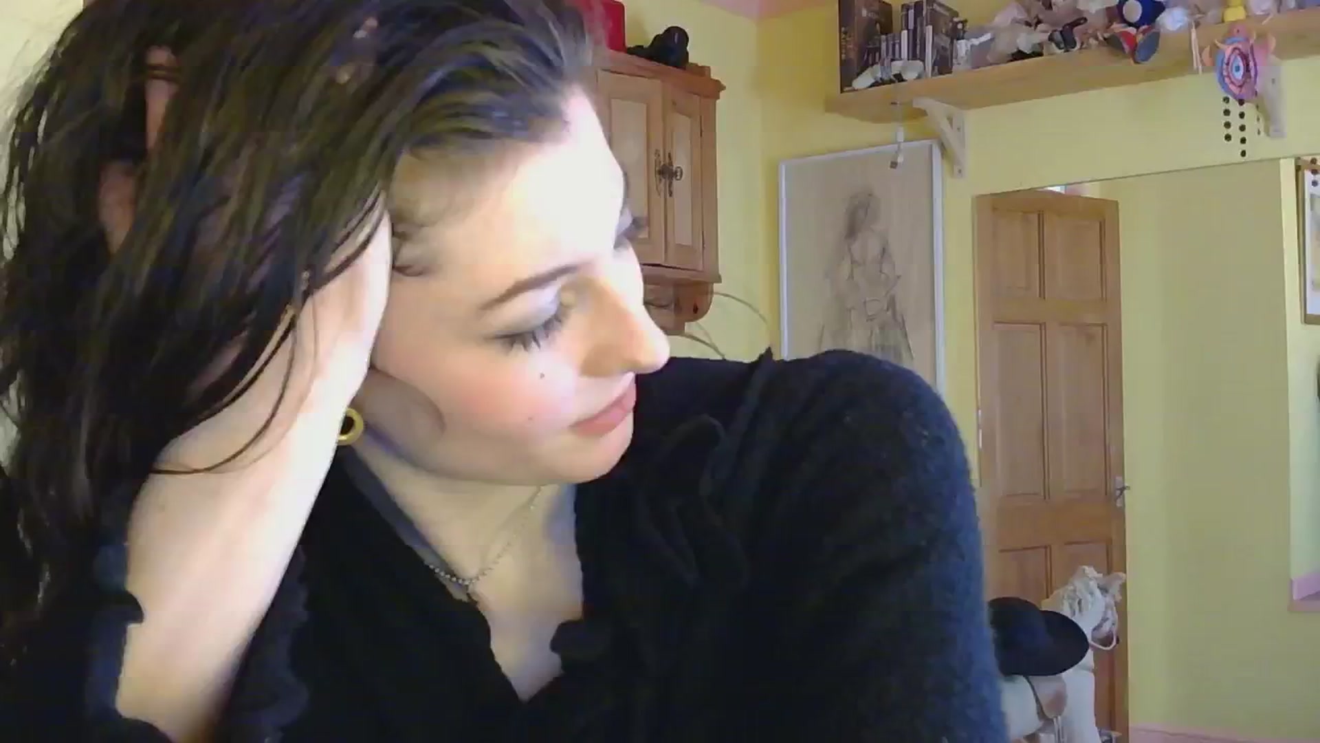Gallery image thumbnail from sylksiren's myfreecams stream on, 03/04/2025, 13:32 image 19 of 20