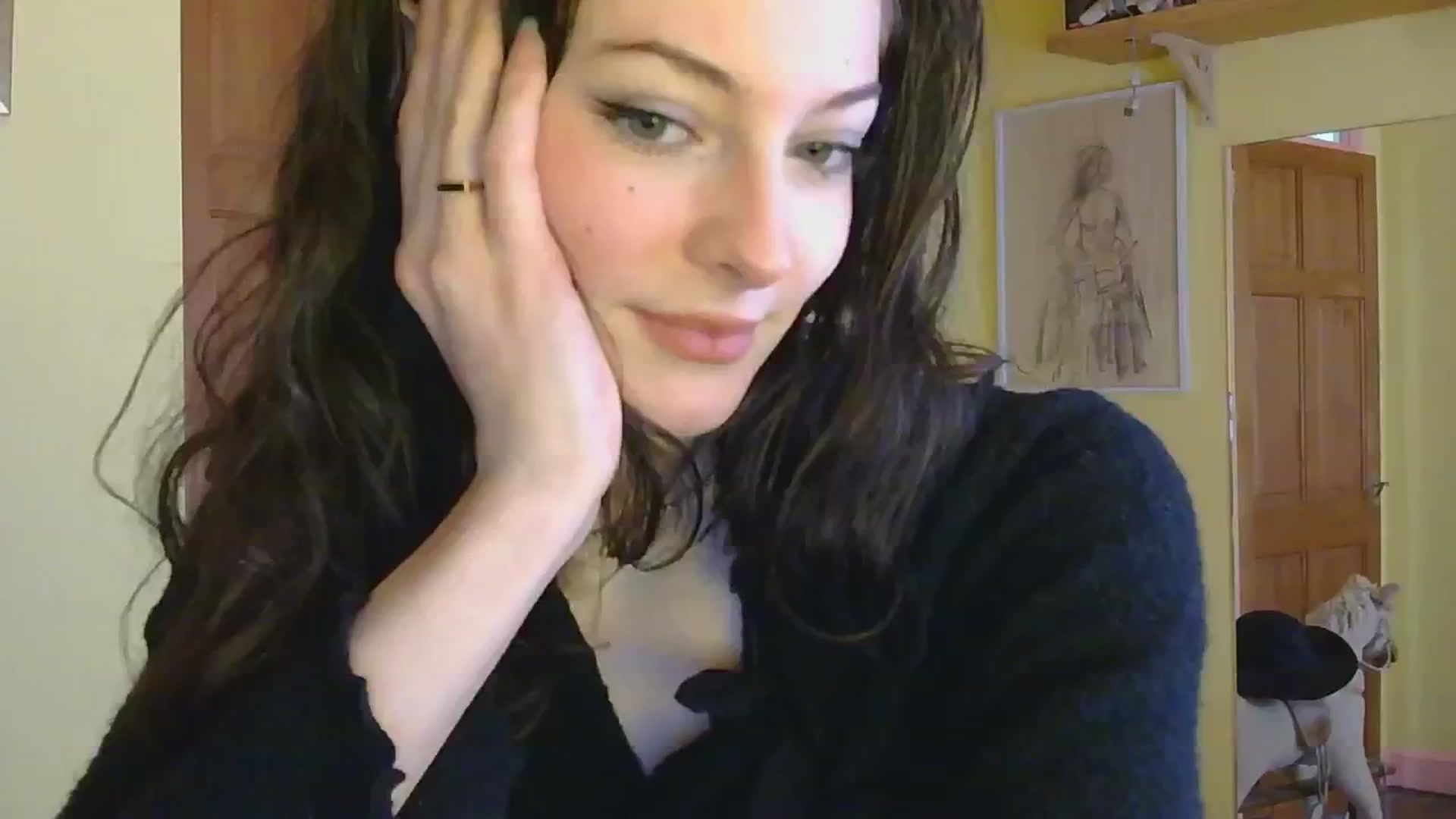 Gallery image thumbnail from sylksiren's myfreecams stream on, 03/04/2025, 13:32 image 2 of 20