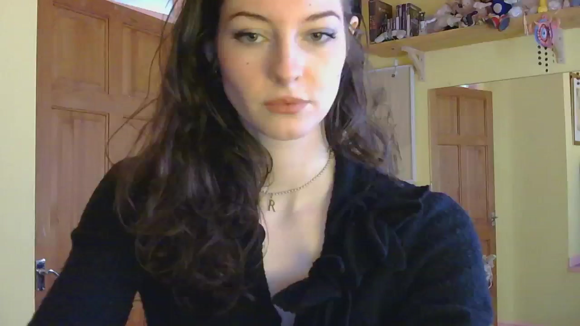 Gallery image thumbnail from sylksiren's myfreecams stream on, 03/04/2025, 13:32 image 16 of 20