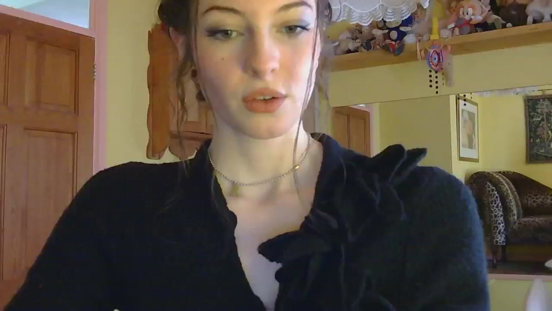 Gallery image thumbnail from sylksiren's myfreecams stream on, 03/04/2025, 15:24 image 12 of 20