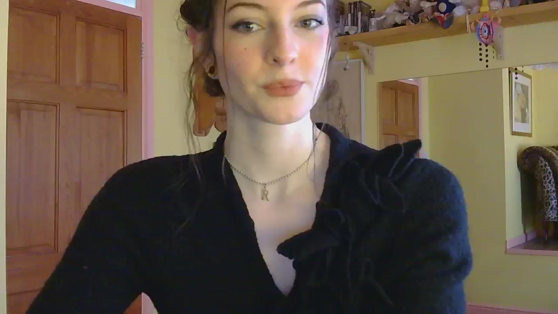 Gallery image thumbnail from sylksiren's myfreecams stream on, 03/04/2025, 15:24 image 7 of 20