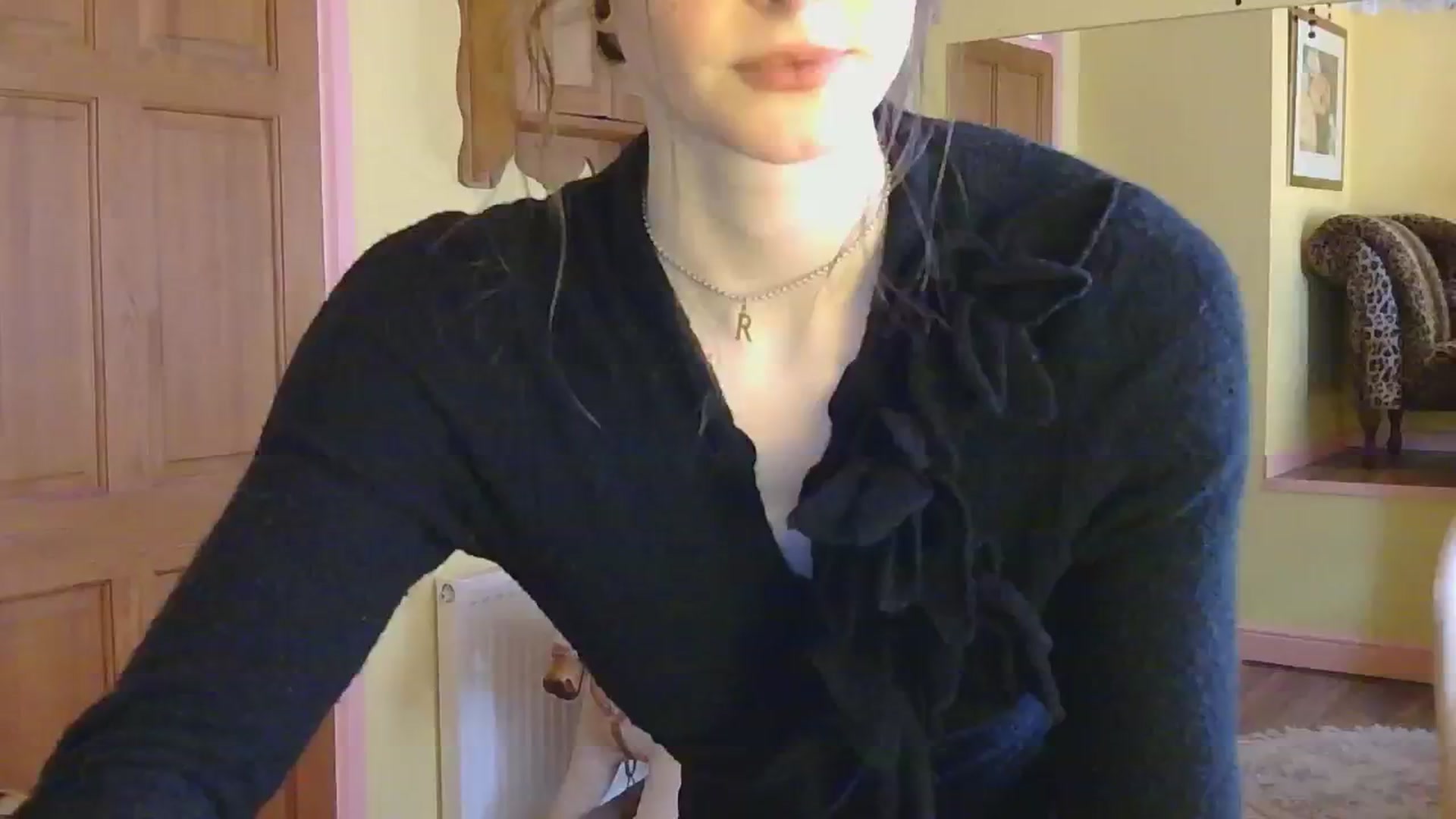 Gallery image thumbnail from sylksiren's myfreecams stream on, 03/04/2025, 15:24 image 2 of 20