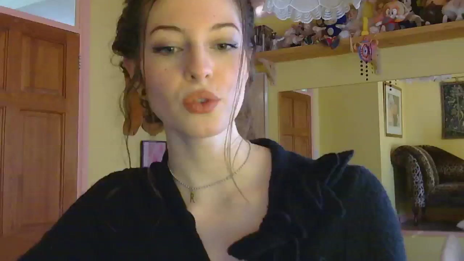 Gallery image thumbnail from sylksiren's myfreecams stream on, 03/04/2025, 15:24 image 13 of 20