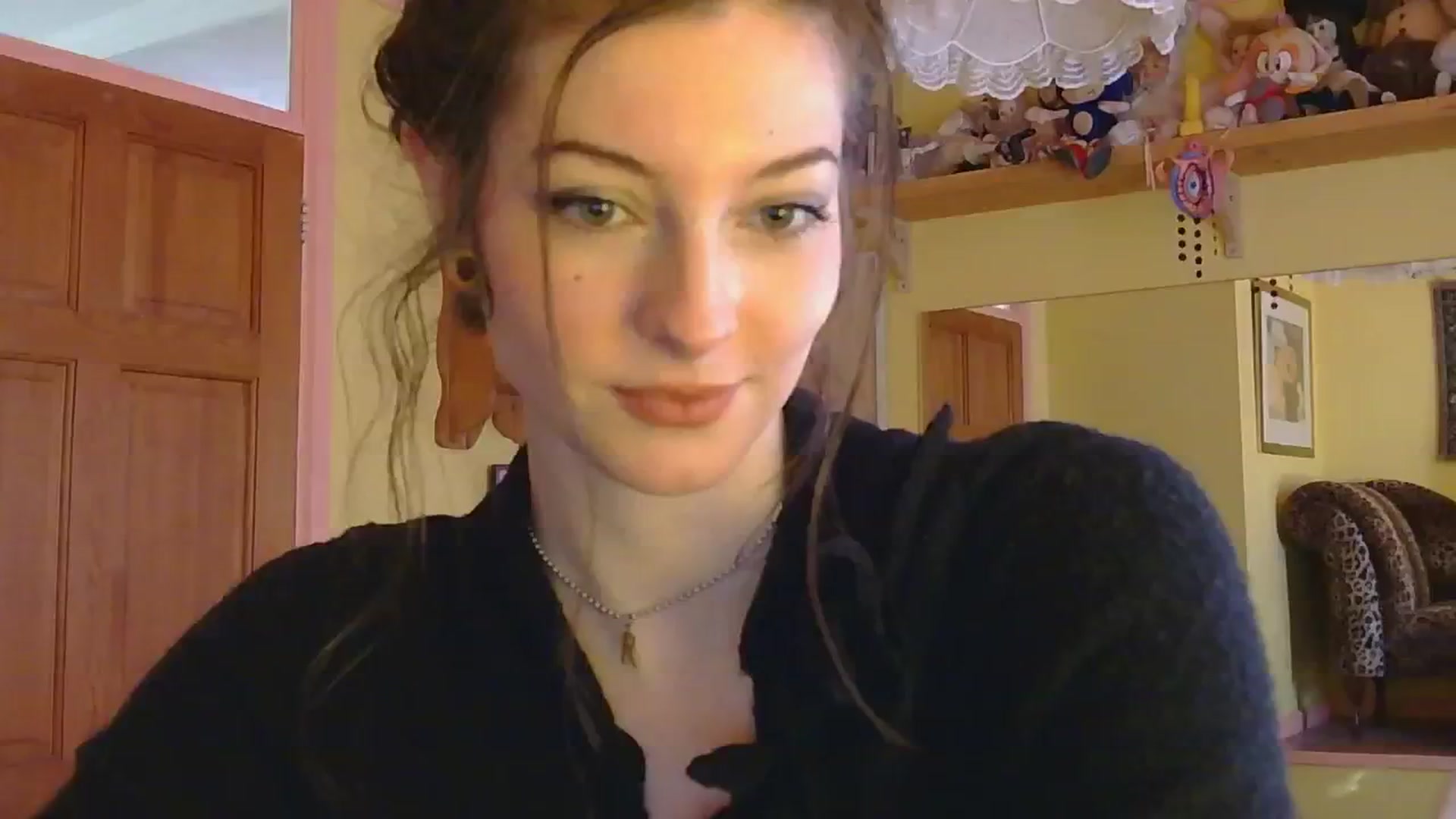Gallery image thumbnail from sylksiren's myfreecams stream on, 03/04/2025, 15:24 image 10 of 20