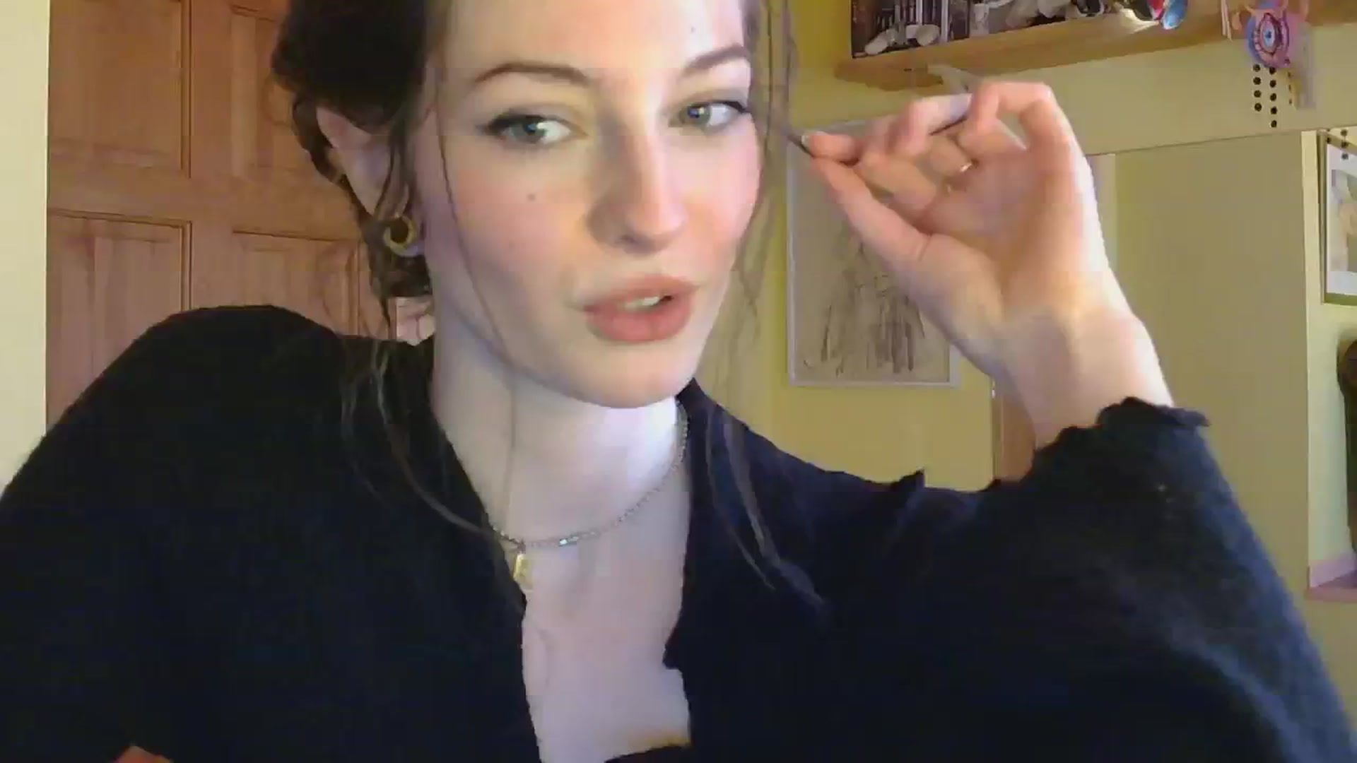 Gallery image thumbnail from sylksiren's myfreecams stream on, 03/04/2025, 15:24 image 16 of 20