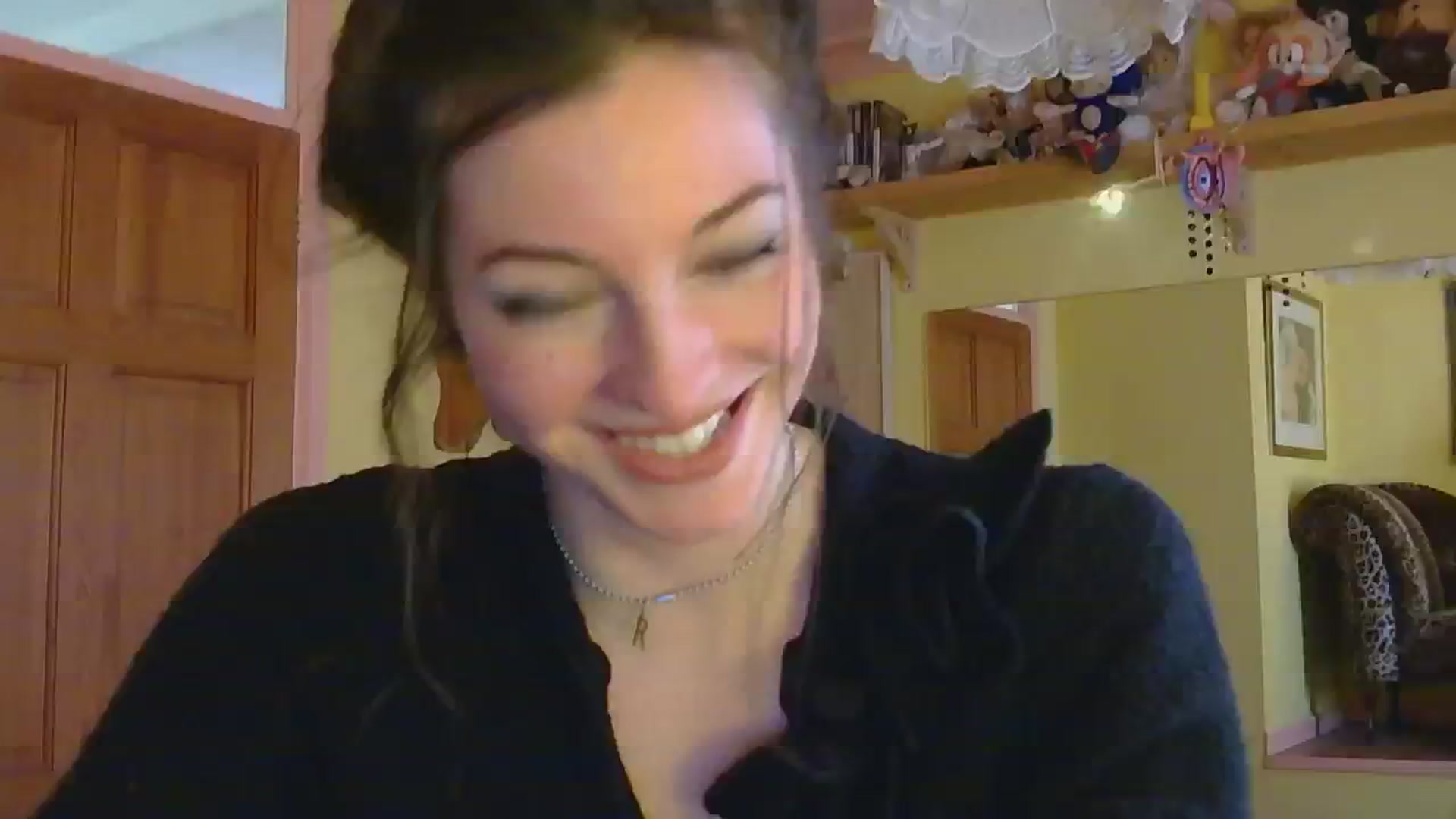 Gallery image thumbnail from sylksiren's myfreecams stream on, 03/04/2025, 15:24 image 20 of 20