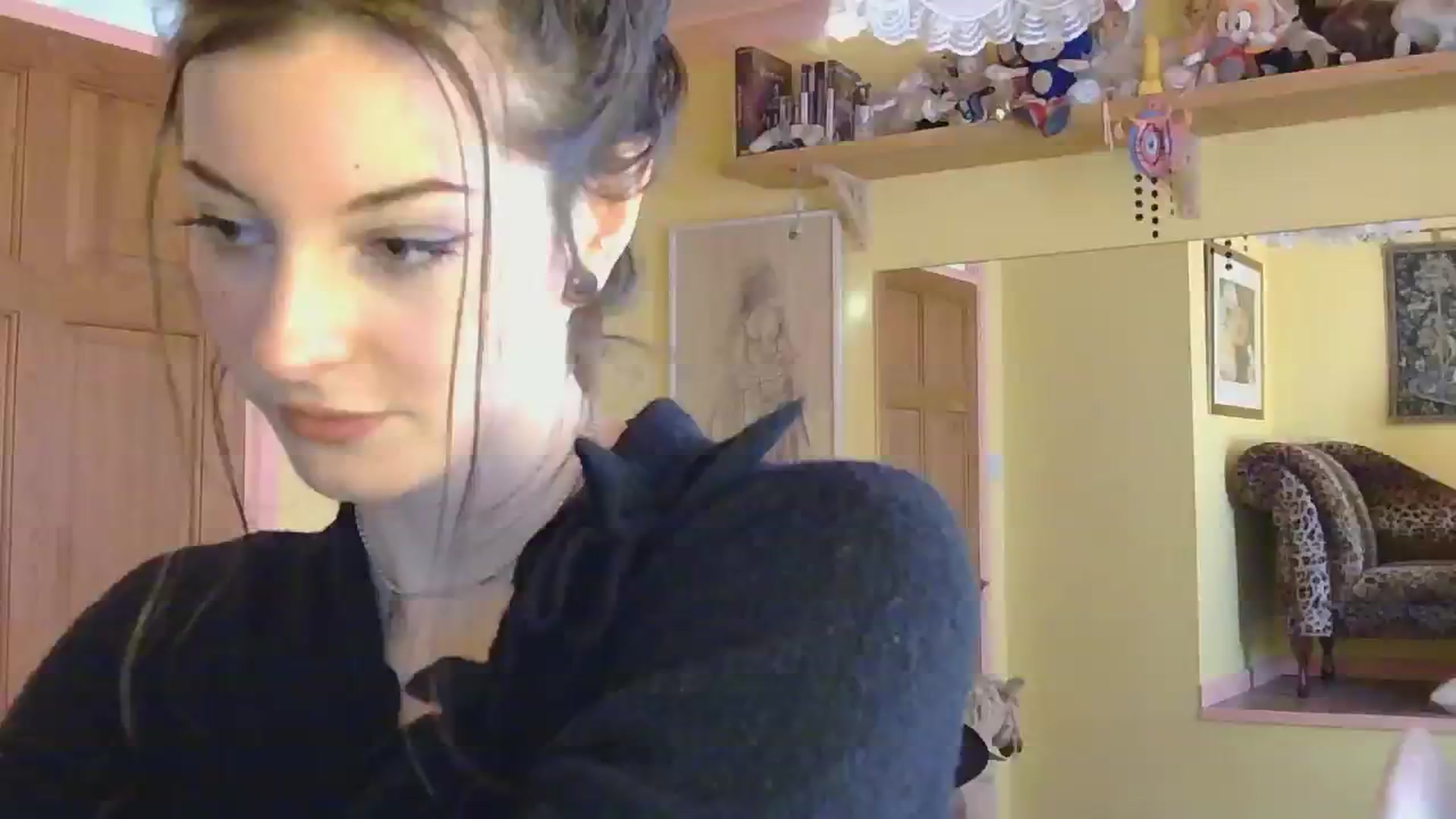 Gallery image thumbnail from sylksiren's myfreecams stream on, 03/04/2025, 15:24 image 14 of 20