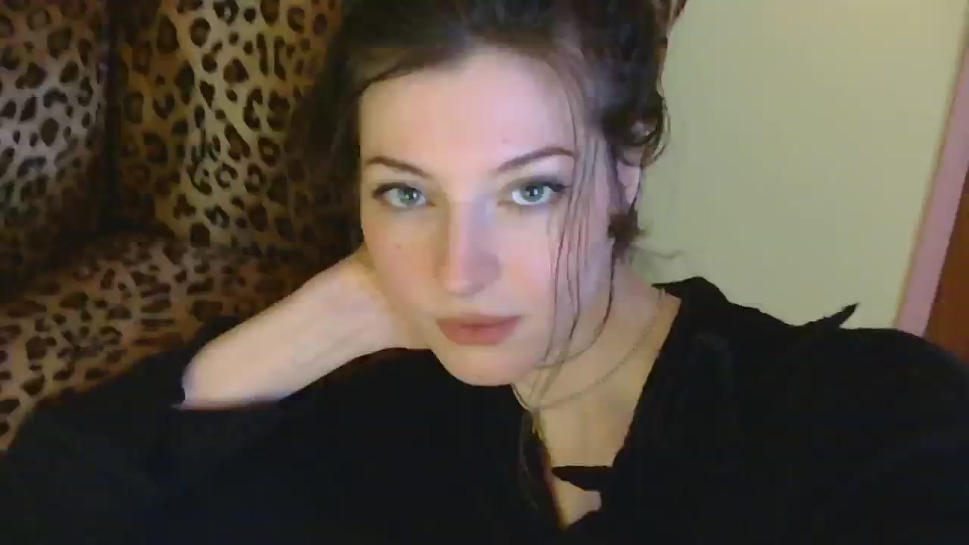 Gallery image thumbnail from sylksiren's myfreecams stream on, 03/04/2025, 16:20 image 9 of 20