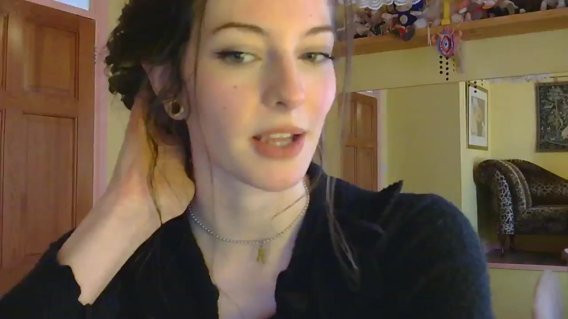 Gallery image thumbnail from sylksiren's myfreecams stream on, 03/04/2025, 16:20 image 11 of 20