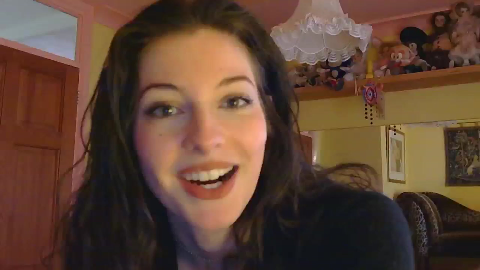Gallery image thumbnail from sylksiren's myfreecams stream on, 03/04/2025, 16:20 image 18 of 20