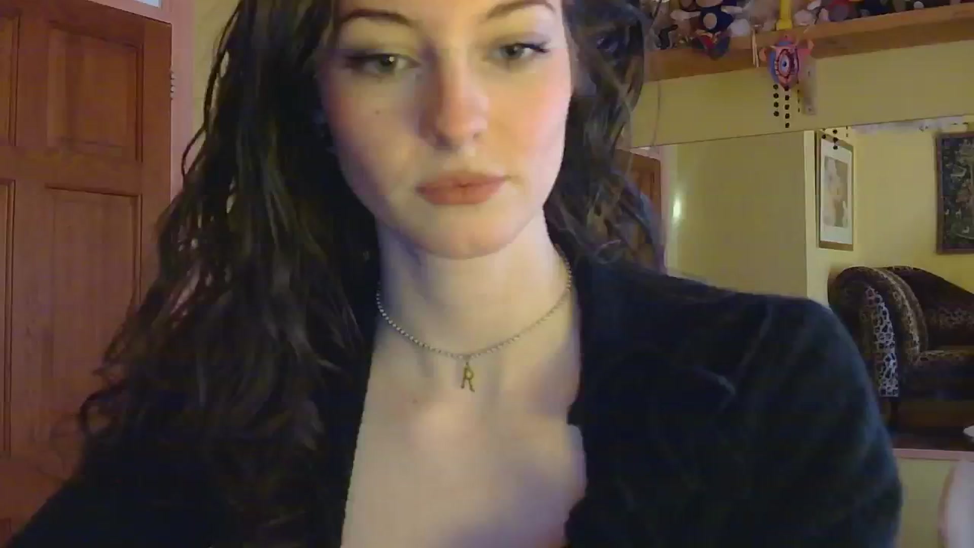 Gallery image thumbnail from sylksiren's myfreecams stream on, 03/04/2025, 16:20 image 20 of 20