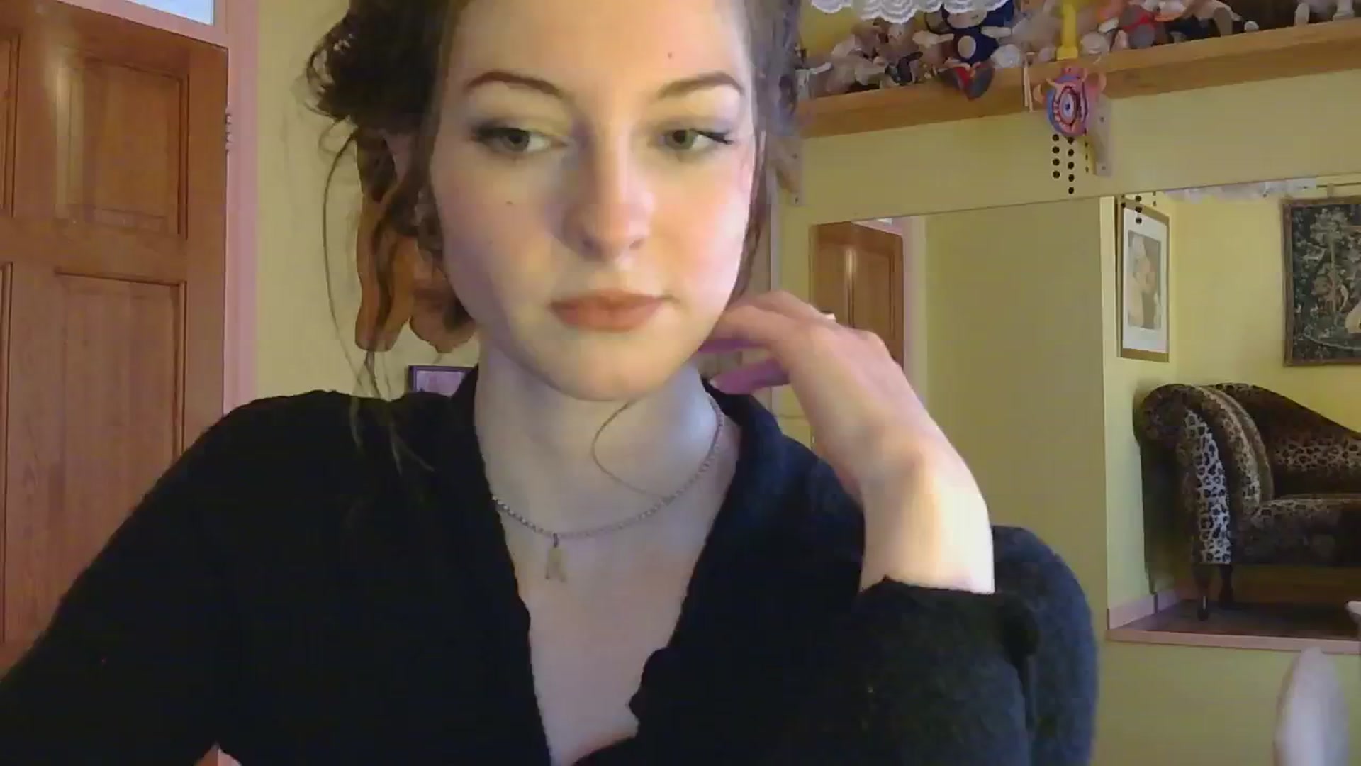 Gallery image thumbnail from sylksiren's myfreecams stream on, 03/04/2025, 16:20 image 10 of 20