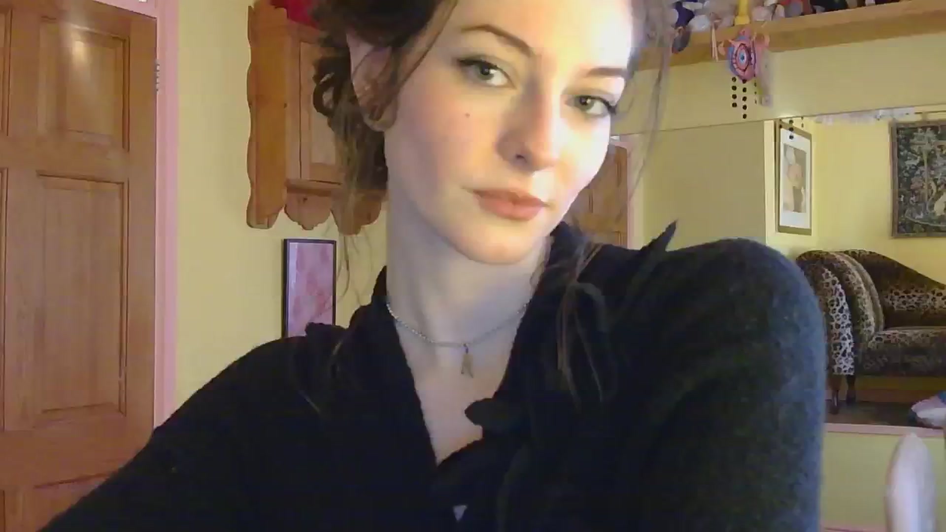 Gallery image thumbnail from sylksiren's myfreecams stream on, 03/04/2025, 16:20 image 8 of 20