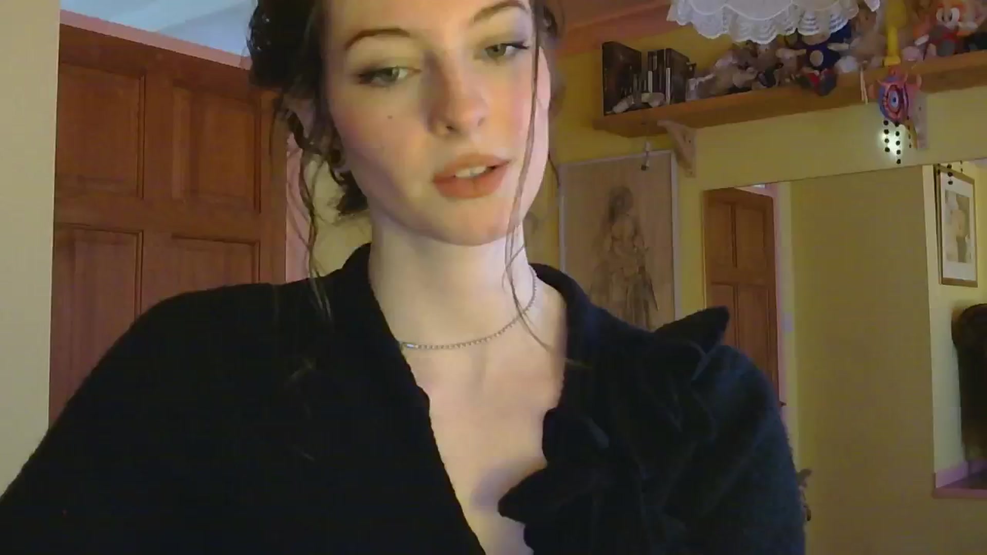 Gallery image thumbnail from sylksiren's myfreecams stream on, 03/04/2025, 16:20 image 3 of 20