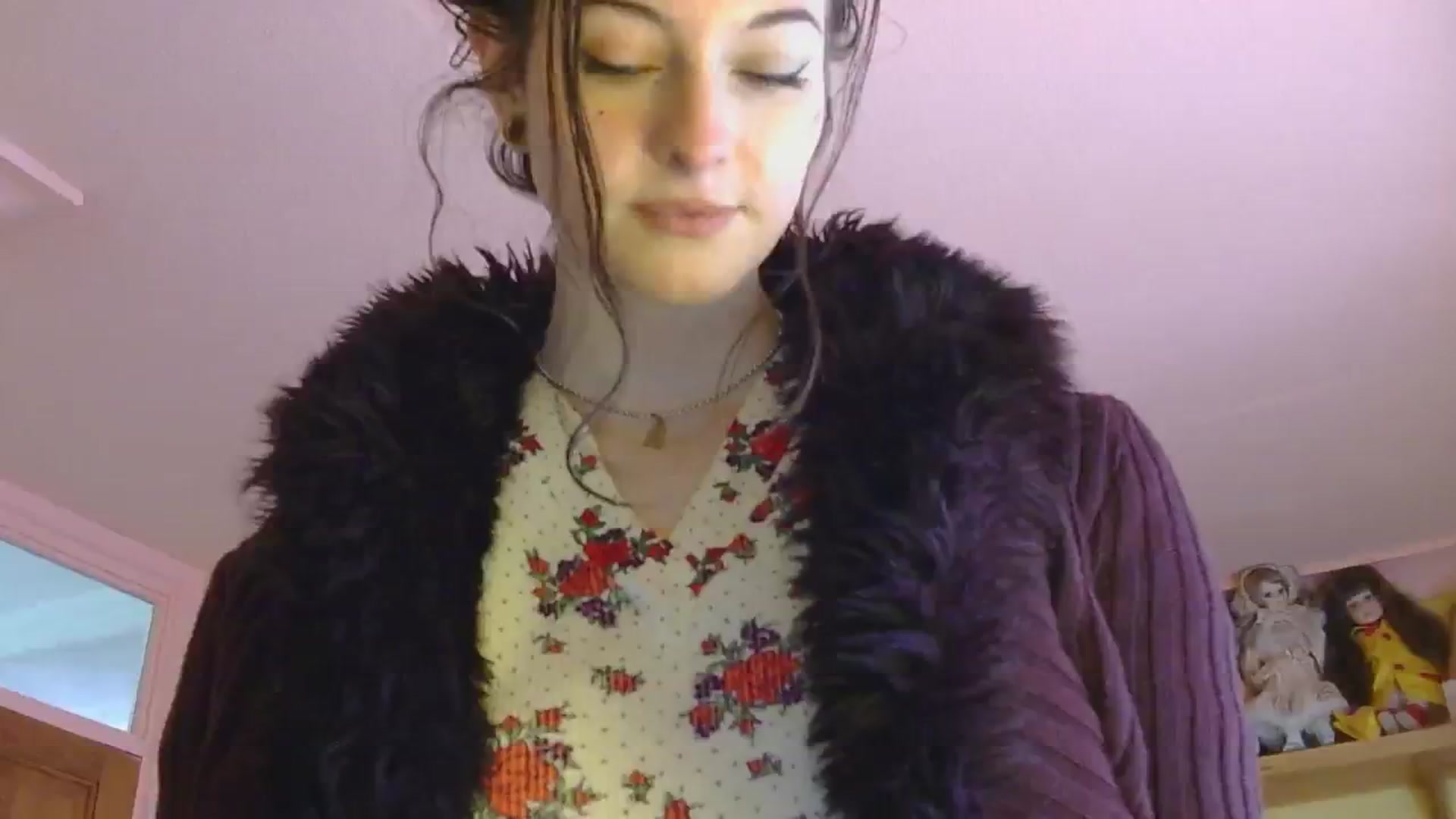Gallery image thumbnail from sylksiren's myfreecams stream on, 03/05/2025, 16:30 image 10 of 20
