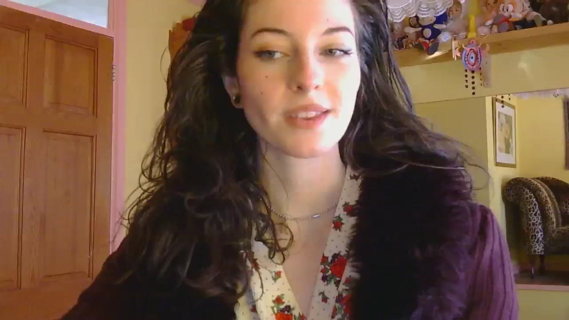 Gallery image thumbnail from sylksiren's myfreecams stream on, 03/05/2025, 16:30 image 14 of 20