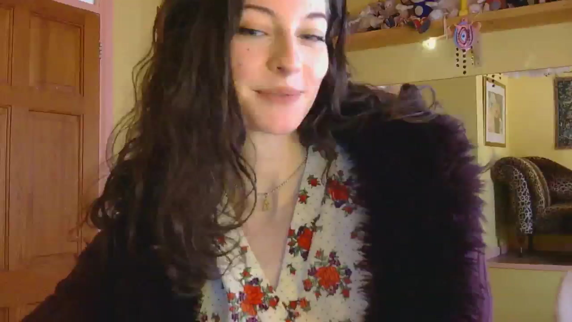 Gallery image thumbnail from sylksiren's myfreecams stream on, 03/05/2025, 16:30 image 15 of 20