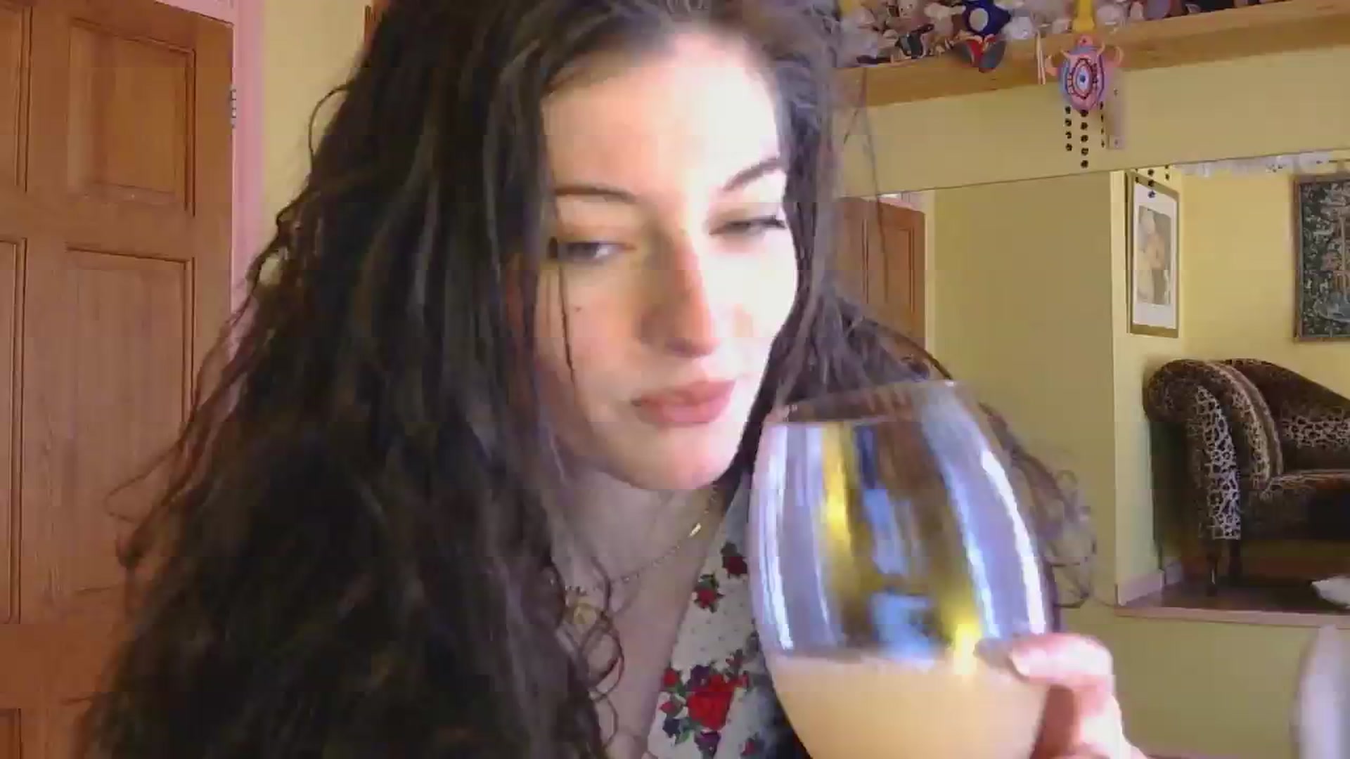 Gallery image thumbnail from sylksiren's myfreecams stream on, 03/05/2025, 16:30 image 11 of 20