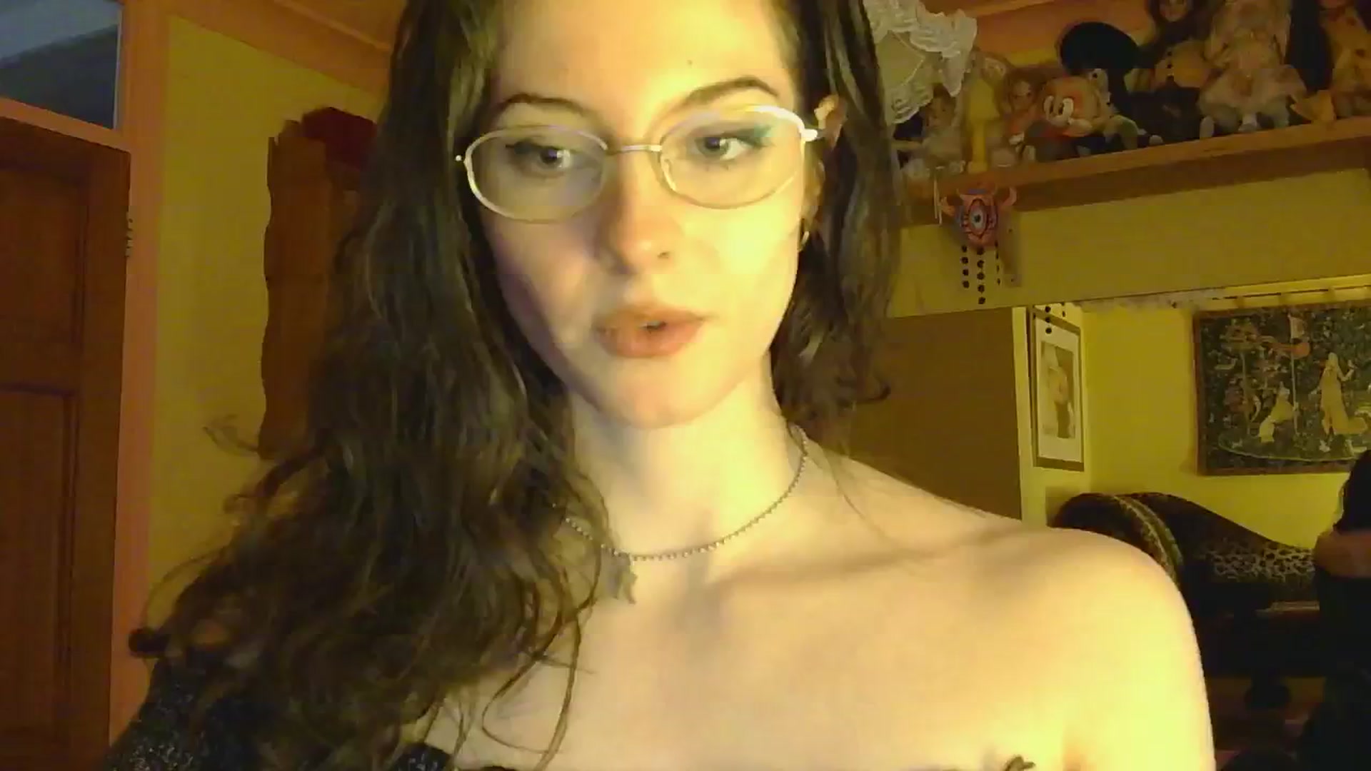 Gallery image thumbnail from sylksiren's myfreecams stream on, 03/06/2025, 17:32 image 11 of 20
