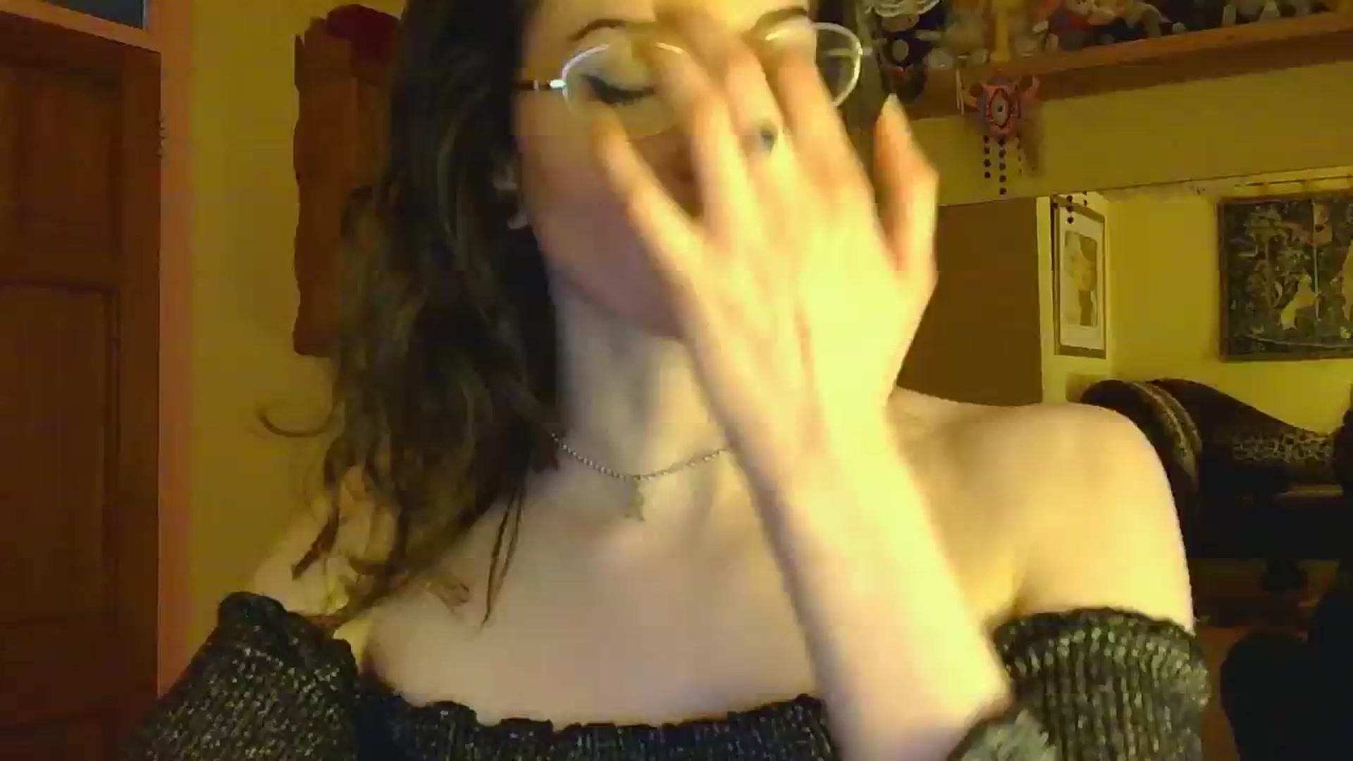 Gallery image thumbnail from sylksiren's myfreecams stream on, 03/06/2025, 17:32 image 12 of 20