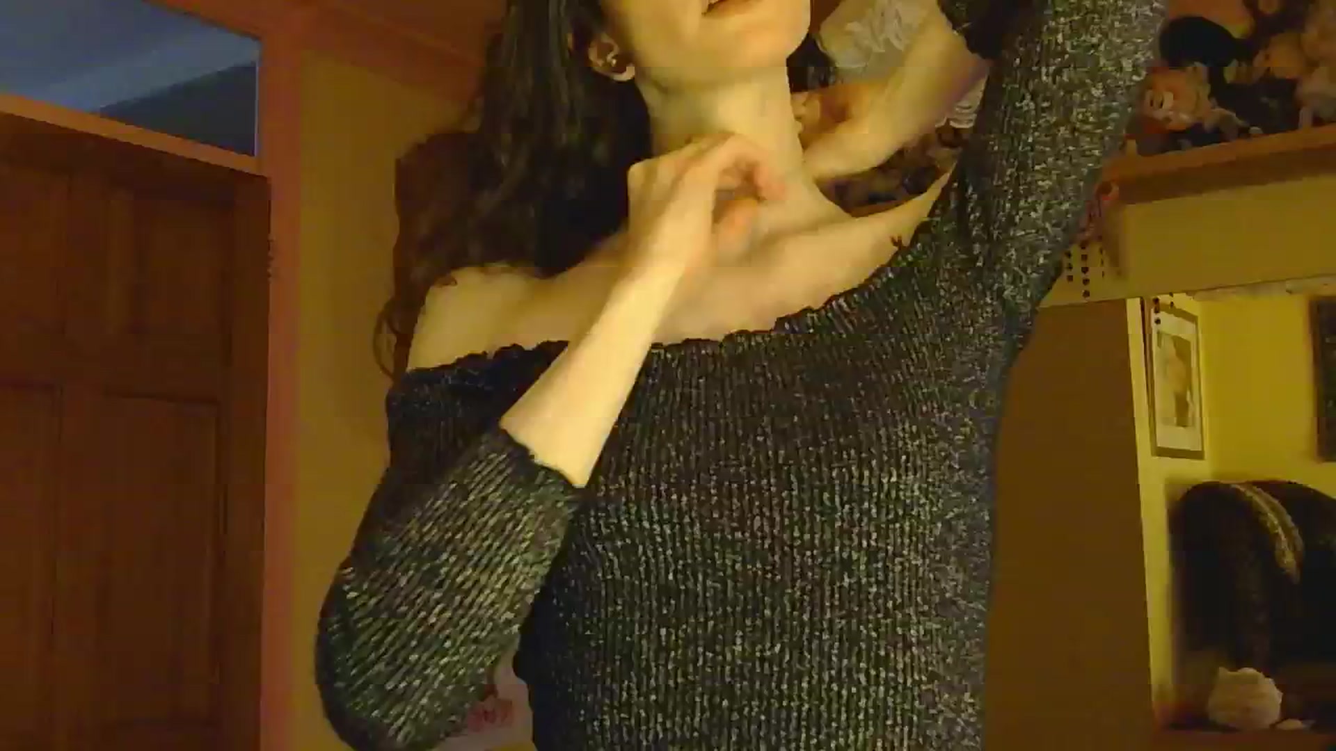 Gallery image thumbnail from sylksiren's myfreecams stream on, 03/06/2025, 17:32 image 9 of 20