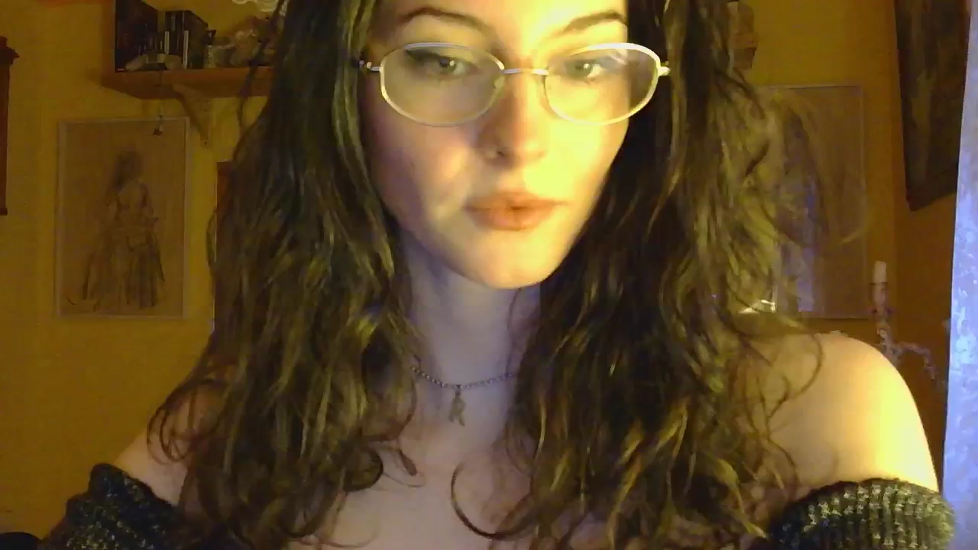 Gallery image thumbnail from sylksiren's myfreecams stream on, 03/06/2025, 17:32 image 16 of 20