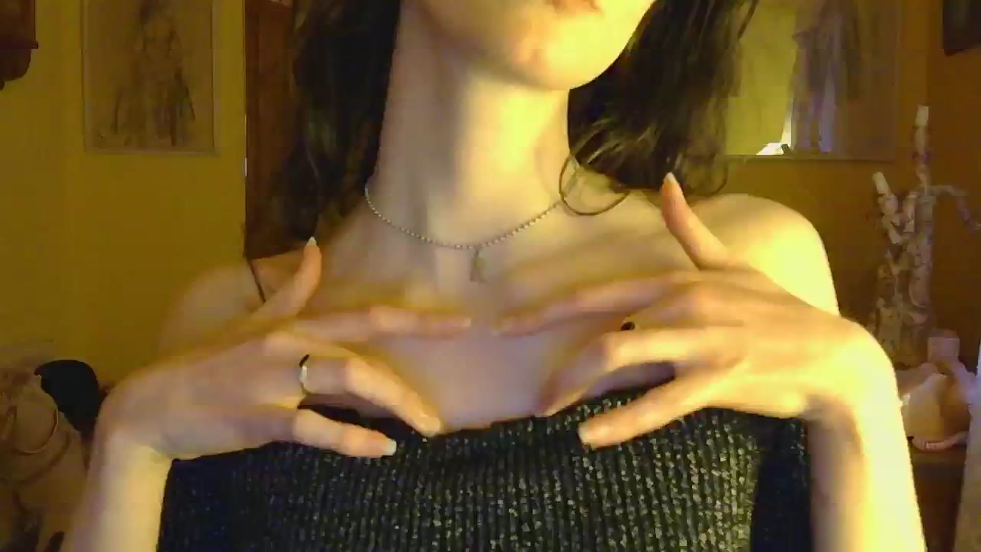 Gallery image thumbnail from sylksiren's myfreecams stream on, 03/06/2025, 17:32 image 19 of 20