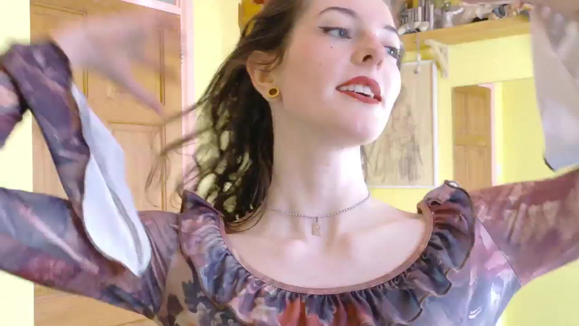 Gallery image thumbnail from sylksiren's myfreecams stream on, 03/13/2025, 15:47 image 19 of 20