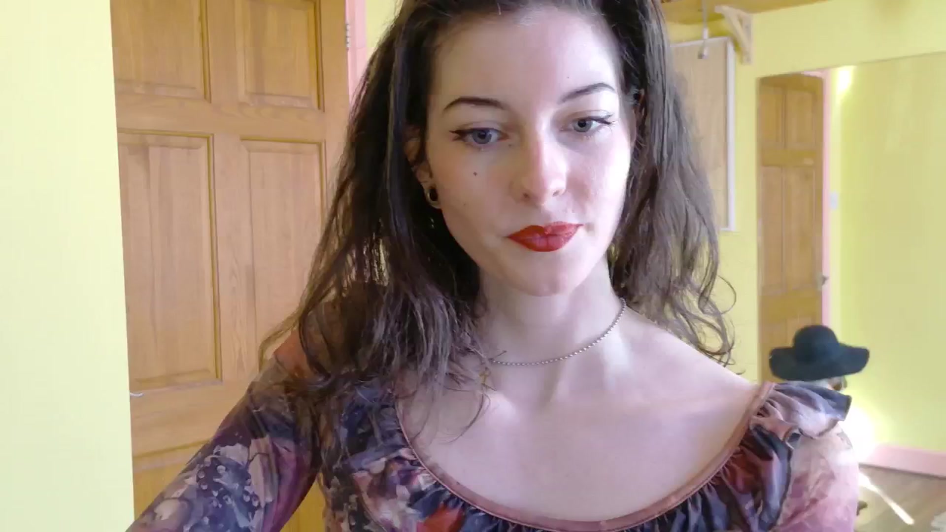 Gallery image thumbnail from sylksiren's myfreecams stream on, 03/13/2025, 16:17 image 11 of 20