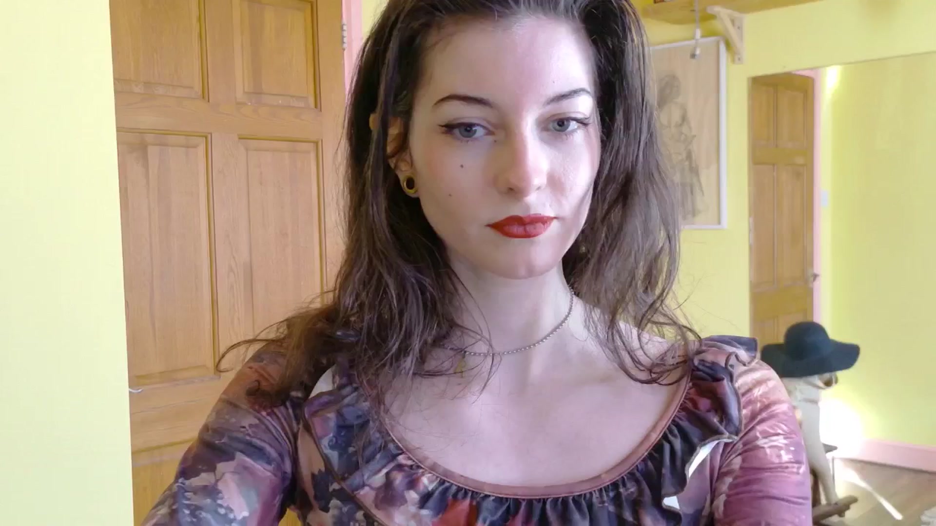 Gallery image thumbnail from sylksiren's myfreecams stream on, 03/13/2025, 16:17 image 10 of 20