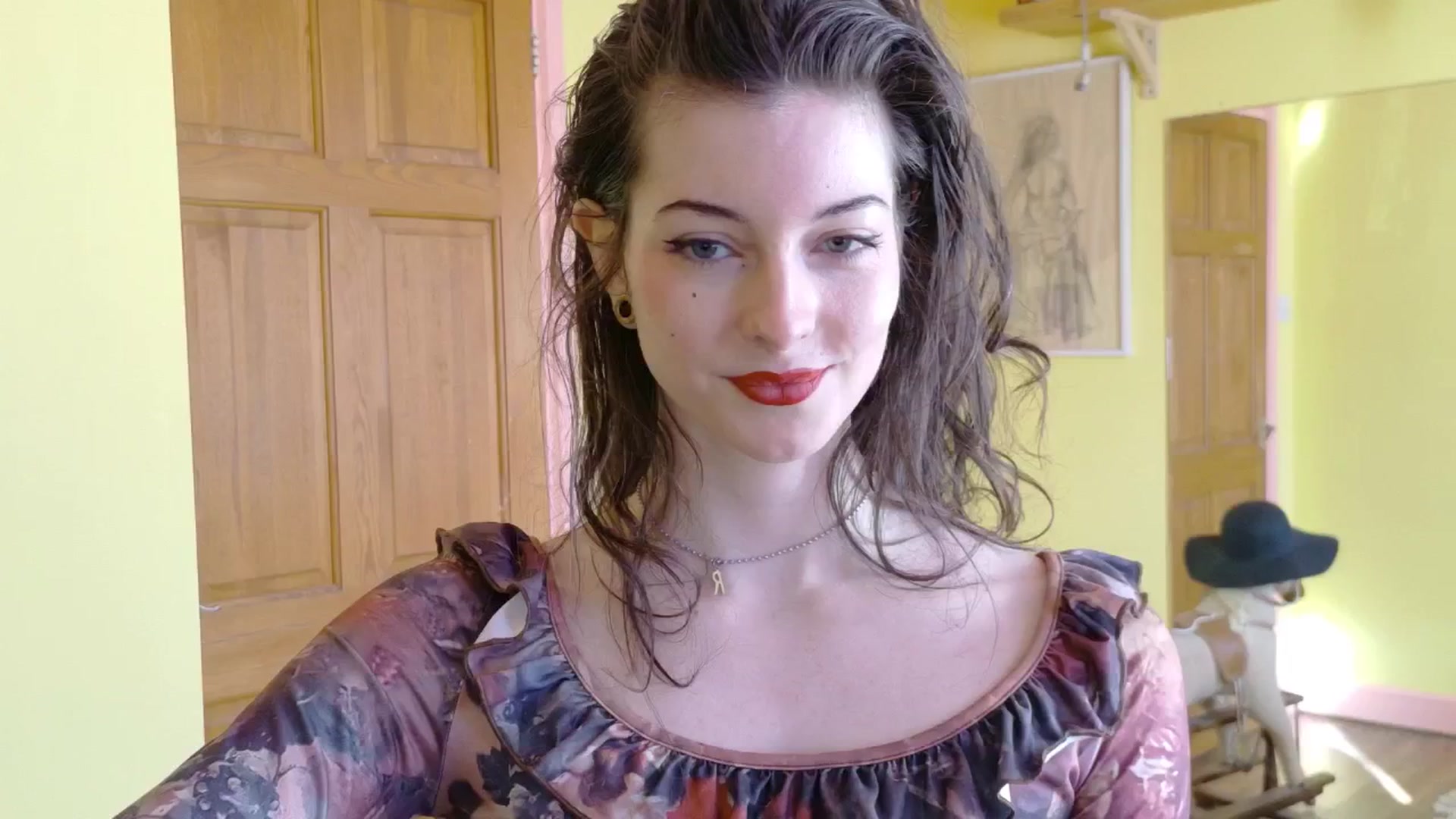 Gallery image thumbnail from sylksiren's myfreecams stream on, 03/13/2025, 16:17 image 13 of 20