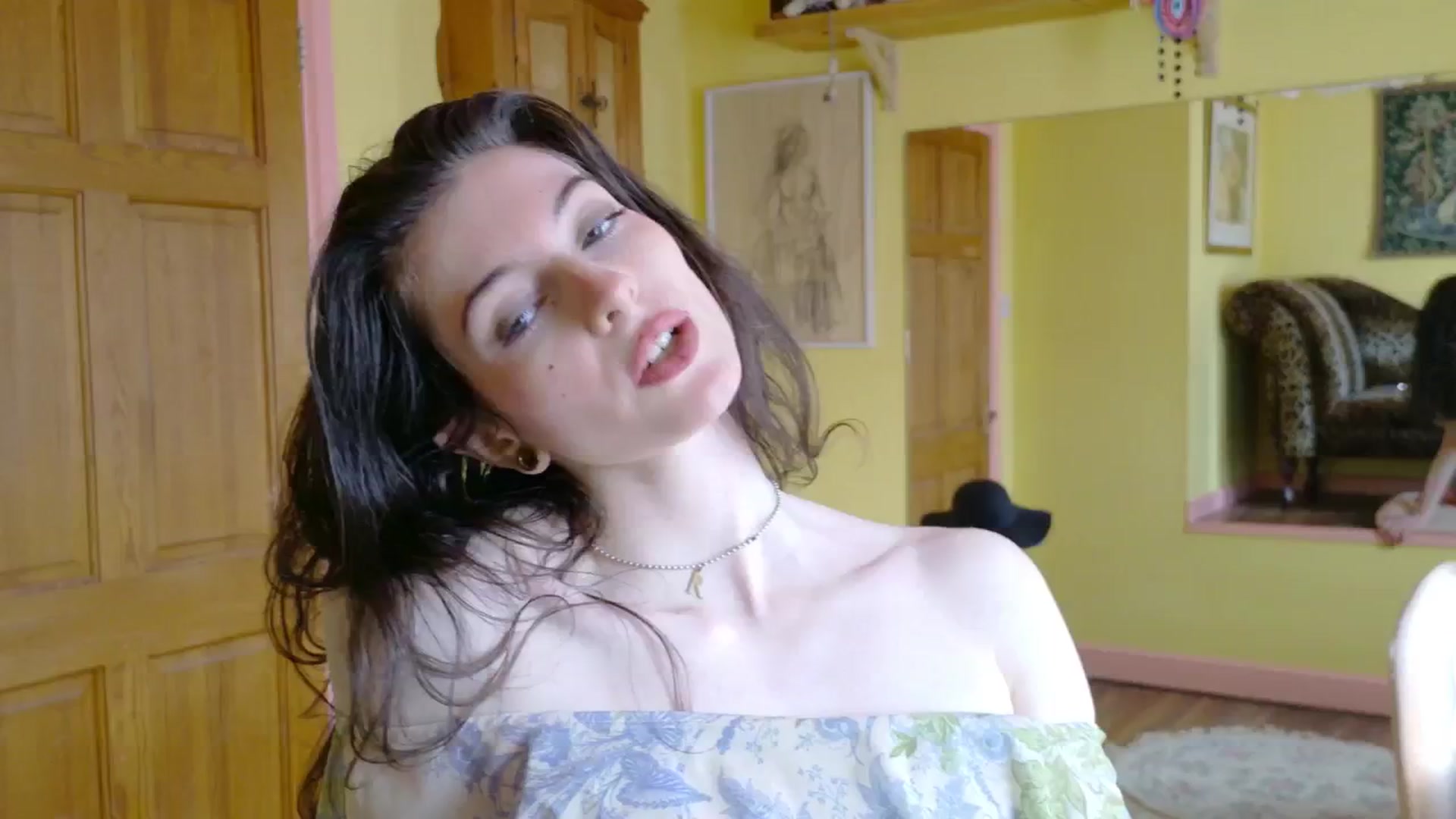 Gallery image thumbnail from sylksiren's myfreecams stream on, 03/14/2025, 15:42 image 10 of 20